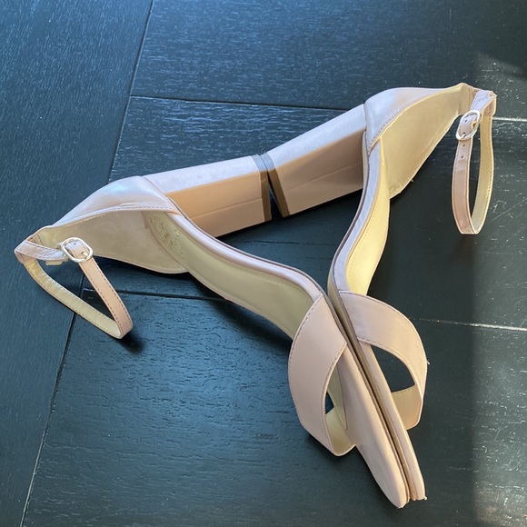 Vince Camuto Block Heels Sandals. Size 9.5. Blush - Picture 4 of 9